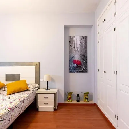 Apartment Comodo En *